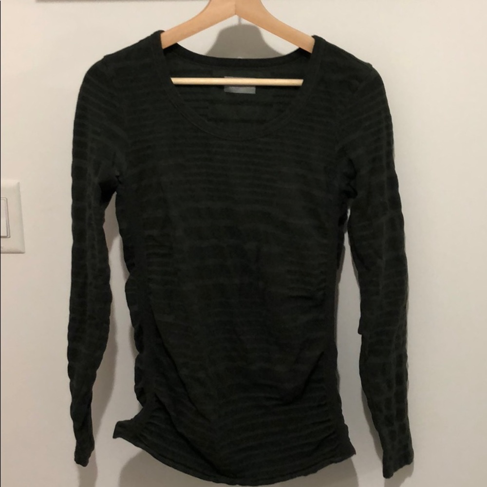 Dark green Athleta long sleeve stretch top